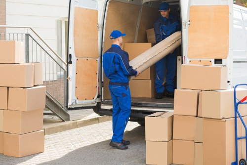 Moving truck service in Canary Wharf for residential and commercial relocations