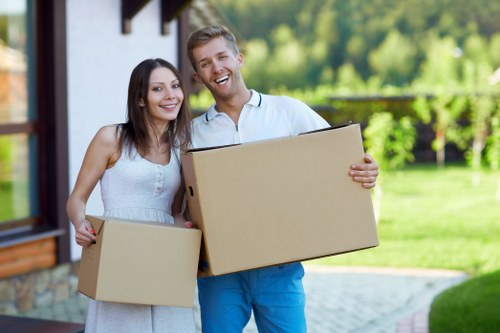 Canary Wharf van service for furniture collection and storage moves