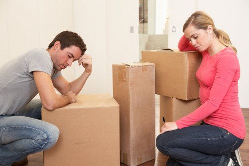 Apartment removal planning with lift access and building coordination