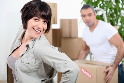 Removal van suited to student relocation in Canary Wharf
