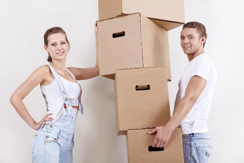 Sturdy moving boxes and wrapping materials for a local Canary Wharf move