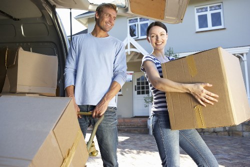 Canary Wharf removal truck hire for apartments, offices, and storage moves