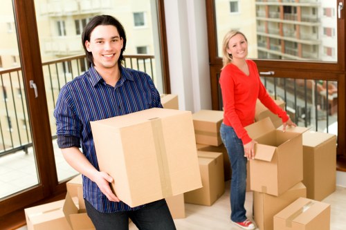 Choosing the right storage unit size in Canary Wharf